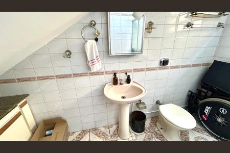 Casa à venda com 235m², 3 quartos e 3 vagasBanheiro 2