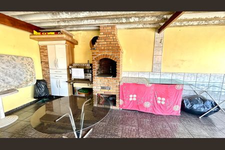 Casa à venda com 235m², 3 quartos e 3 vagasChurrasqueira