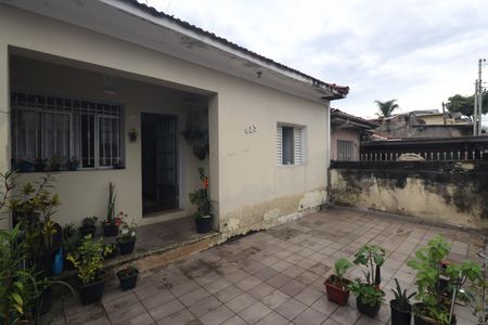 Casa à venda com 147m², 2 quartos e 4 vagas Casa à venda com 147m², 2 quartos e 4 vagasQuintal