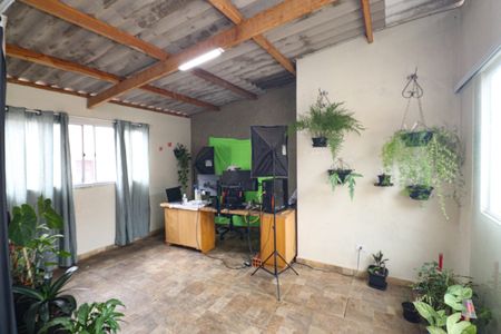 Casa à venda com 147m², 2 quartos e 4 vagas Casa à venda com 147m², 2 quartos e 4 vagasÁrea de Serviço