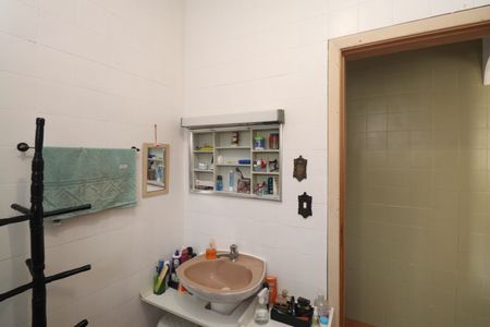 Casa à venda com 147m², 2 quartos e 4 vagas Casa à venda com 147m², 2 quartos e 4 vagasBanheiro