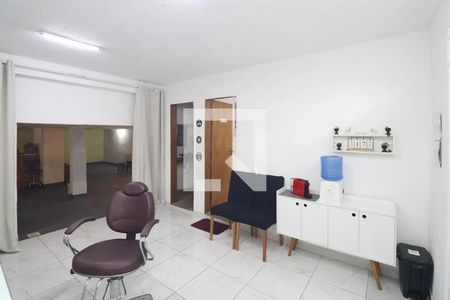 Casa à venda com 147m², 2 quartos e 4 vagas Casa à venda com 147m², 2 quartos e 4 vagasGaragem