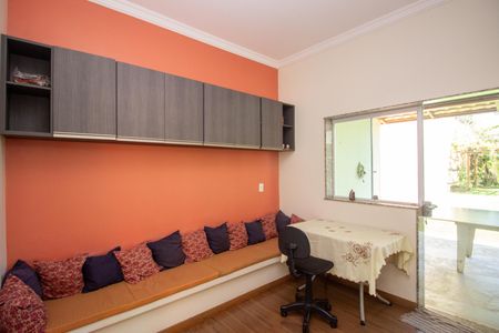 Casa à venda com 300m², 3 quartos e 4 vagasEscritório