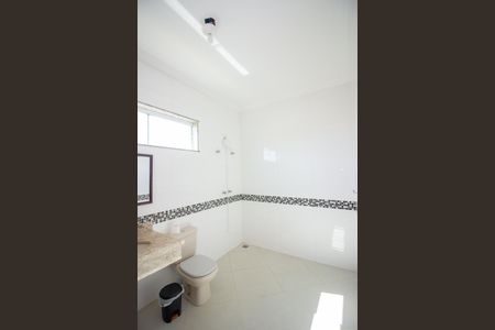 Casa à venda com 300m², 3 quartos e 4 vagasBanheiro da Suíte