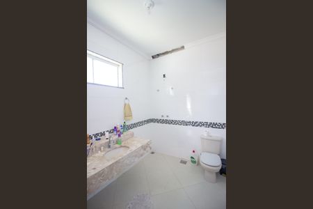 Casa à venda com 300m², 3 quartos e 4 vagasBanheiro Semi suíte