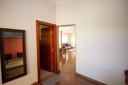 Casa à venda com 300m², 3 quartos e 4 vagasEscritório