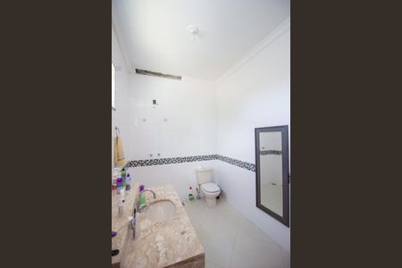 Casa à venda com 300m², 3 quartos e 4 vagasBanheiro Semi suíte