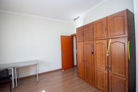 Casa à venda com 300m², 3 quartos e 4 vagasQuarto 1