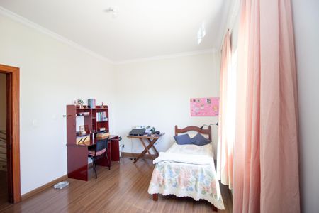 Casa à venda com 300m², 3 quartos e 4 vagasQuarto 2