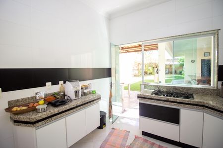 Casa à venda com 300m², 3 quartos e 4 vagasCozinha e Área de Serviço