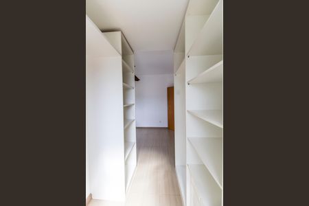 Apartamento para alugar com 113m², 3 quartos e 2 vagas Apartamento para alugar com 113m², 3 quartos e 2 vagasCloset da suíte