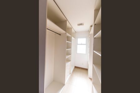 Apartamento para alugar com 113m², 3 quartos e 2 vagas Apartamento para alugar com 113m², 3 quartos e 2 vagasCloset da suíte