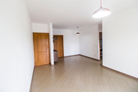 Apartamento para alugar com 113m², 3 quartos e 2 vagas Apartamento para alugar com 113m², 3 quartos e 2 vagasSala