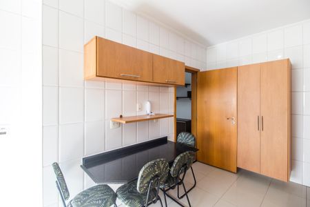 Apartamento para alugar com 113m², 3 quartos e 2 vagas Apartamento para alugar com 113m², 3 quartos e 2 vagasCozinha