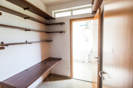 Apartamento para alugar com 113m², 3 quartos e 2 vagas Apartamento para alugar com 113m², 3 quartos e 2 vagasEscritório