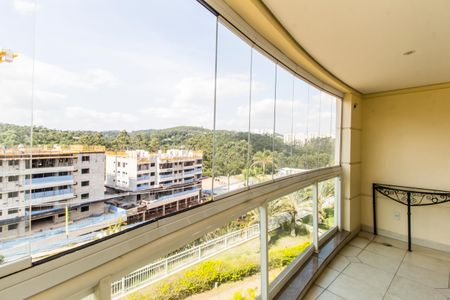 Apartamento para alugar com 113m², 3 quartos e 2 vagas Apartamento para alugar com 113m², 3 quartos e 2 vagasVaranda