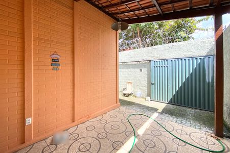 Casa à venda com 171m², 3 quartos e 5 vagas Casa à venda com 171m², 3 quartos e 5 vagasCasa 1 – Garagem Casa 1