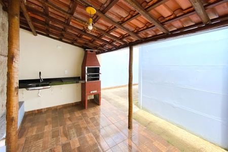 Casa à venda com 171m², 3 quartos e 5 vagas Casa à venda com 171m², 3 quartos e 5 vagasCasa 2 - Churrasqueira