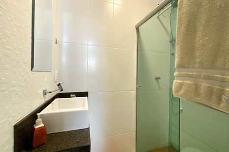 Casa à venda com 171m², 3 quartos e 5 vagas Casa à venda com 171m², 3 quartos e 5 vagasCasa 1 – Banheiro da Suíte 1
