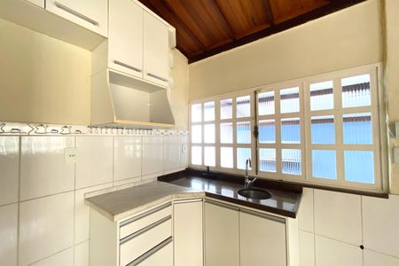 Casa à venda com 171m², 3 quartos e 5 vagas Casa à venda com 171m², 3 quartos e 5 vagasCasa 2 – Cozinha