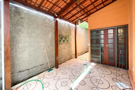 Casa à venda com 171m², 3 quartos e 5 vagas Casa à venda com 171m², 3 quartos e 5 vagasCasa 1 – Garagem Casa 1