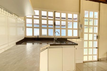 Casa à venda com 171m², 3 quartos e 5 vagas Casa à venda com 171m², 3 quartos e 5 vagasCasa 2 – Cozinha