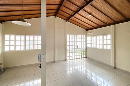 Casa à venda com 171m², 3 quartos e 5 vagas Casa à venda com 171m², 3 quartos e 5 vagasCasa 2 – Sala