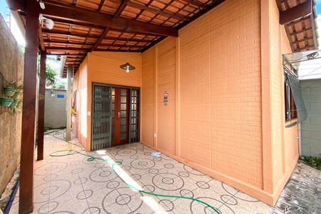 Casa à venda com 171m², 3 quartos e 5 vagas Casa à venda com 171m², 3 quartos e 5 vagasCasa 1 – Garagem Casa 1