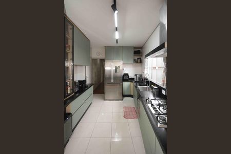 Casa à venda com 200m², 3 quartos e 3 vagas