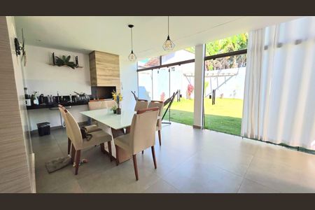 Casa à venda com 240m², 3 quartos e 3 vagas
