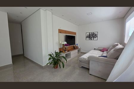 Casa à venda com 240m², 3 quartos e 3 vagas