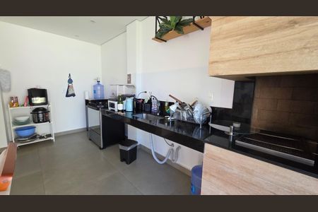 Casa à venda com 240m², 3 quartos e 3 vagas