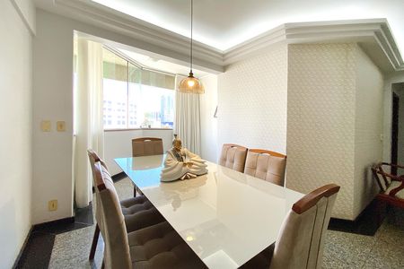 Apartamento à venda com 244m², 6 quartos e 2 vagas Apartamento à venda com 244m², 6 quartos e 2 vagasSala de Jantar