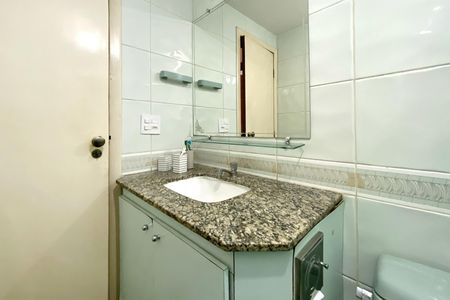Apartamento à venda com 244m², 6 quartos e 2 vagas Apartamento à venda com 244m², 6 quartos e 2 vagasBanheiro