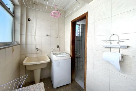 Apartamento à venda com 244m², 6 quartos e 2 vagas Apartamento à venda com 244m², 6 quartos e 2 vagasÁrea de Serviço