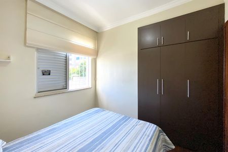 Apartamento à venda com 244m², 6 quartos e 2 vagas Apartamento à venda com 244m², 6 quartos e 2 vagasQuarto 3