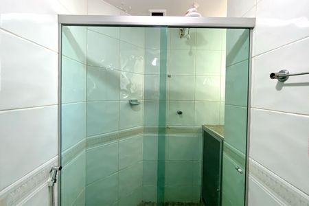 Apartamento à venda com 244m², 6 quartos e 2 vagas Apartamento à venda com 244m², 6 quartos e 2 vagasBanheiro