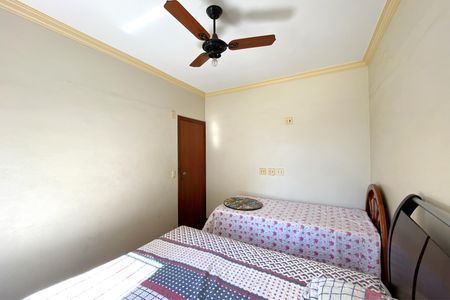 Apartamento à venda com 244m², 6 quartos e 2 vagas Apartamento à venda com 244m², 6 quartos e 2 vagasQuarto 5