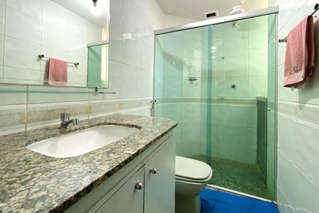 Apartamento à venda com 244m², 6 quartos e 2 vagas Apartamento à venda com 244m², 6 quartos e 2 vagasBanheiro