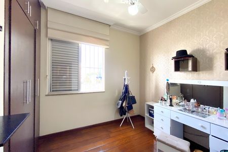 Apartamento à venda com 244m², 6 quartos e 2 vagas Apartamento à venda com 244m², 6 quartos e 2 vagasQuarto 4