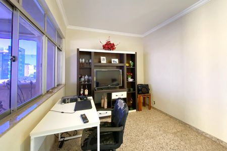 Apartamento à venda com 244m², 6 quartos e 2 vagas Apartamento à venda com 244m², 6 quartos e 2 vagasSala de Estar