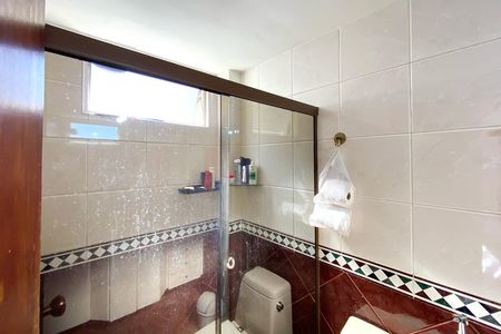 Apartamento à venda com 244m², 6 quartos e 2 vagas Apartamento à venda com 244m², 6 quartos e 2 vagasBanheiro da Suíte 1