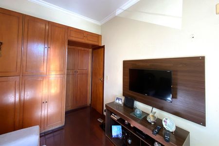 Apartamento à venda com 244m², 6 quartos e 2 vagas Apartamento à venda com 244m², 6 quartos e 2 vagasQuarto 2