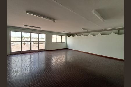 Apartamento à venda com 235m², 4 quartos e 1 vaga Apartamento à venda com 235m², 4 quartos e 1 vagaÁrea Comum