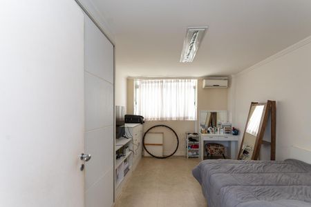 Apartamento à venda com 235m², 4 quartos e 1 vaga Apartamento à venda com 235m², 4 quartos e 1 vagaQuarto 1