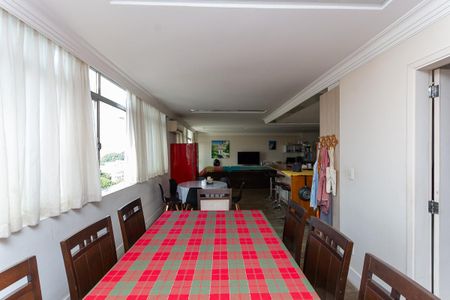 Apartamento à venda com 235m², 4 quartos e 1 vaga Apartamento à venda com 235m², 4 quartos e 1 vagaSala