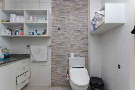Apartamento à venda com 235m², 4 quartos e 1 vaga Apartamento à venda com 235m², 4 quartos e 1 vagaBanheiro Social