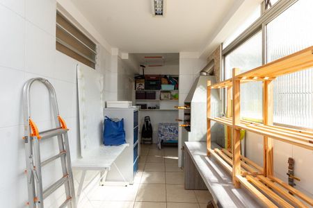 Apartamento à venda com 235m², 4 quartos e 1 vaga Apartamento à venda com 235m², 4 quartos e 1 vagaÁrea de Serviço