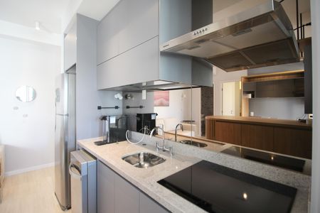 Cozinha de apartamento para alugar com 1 quarto, 52m² em Vila Olímpia, São Paulo