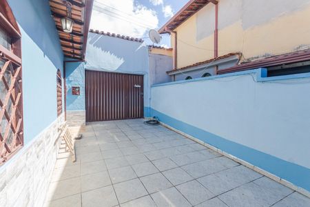 Casa para alugar com 100m², 2 quartos e 1 vagaGaragem/Entrada
